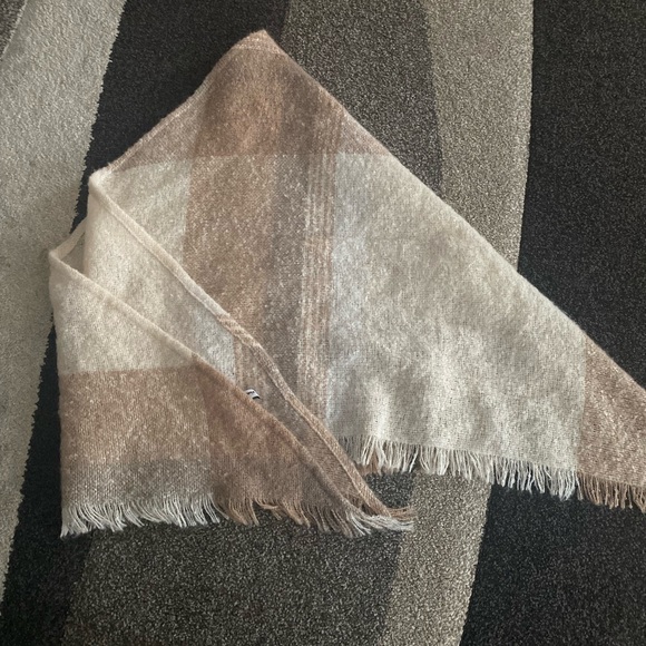 Sonoma beige scarf - Picture 4 of 4